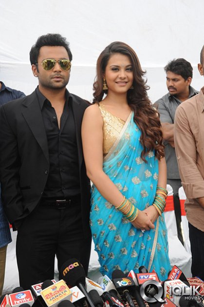 Nee-Jathaga-Nenundali-Movie-Opening